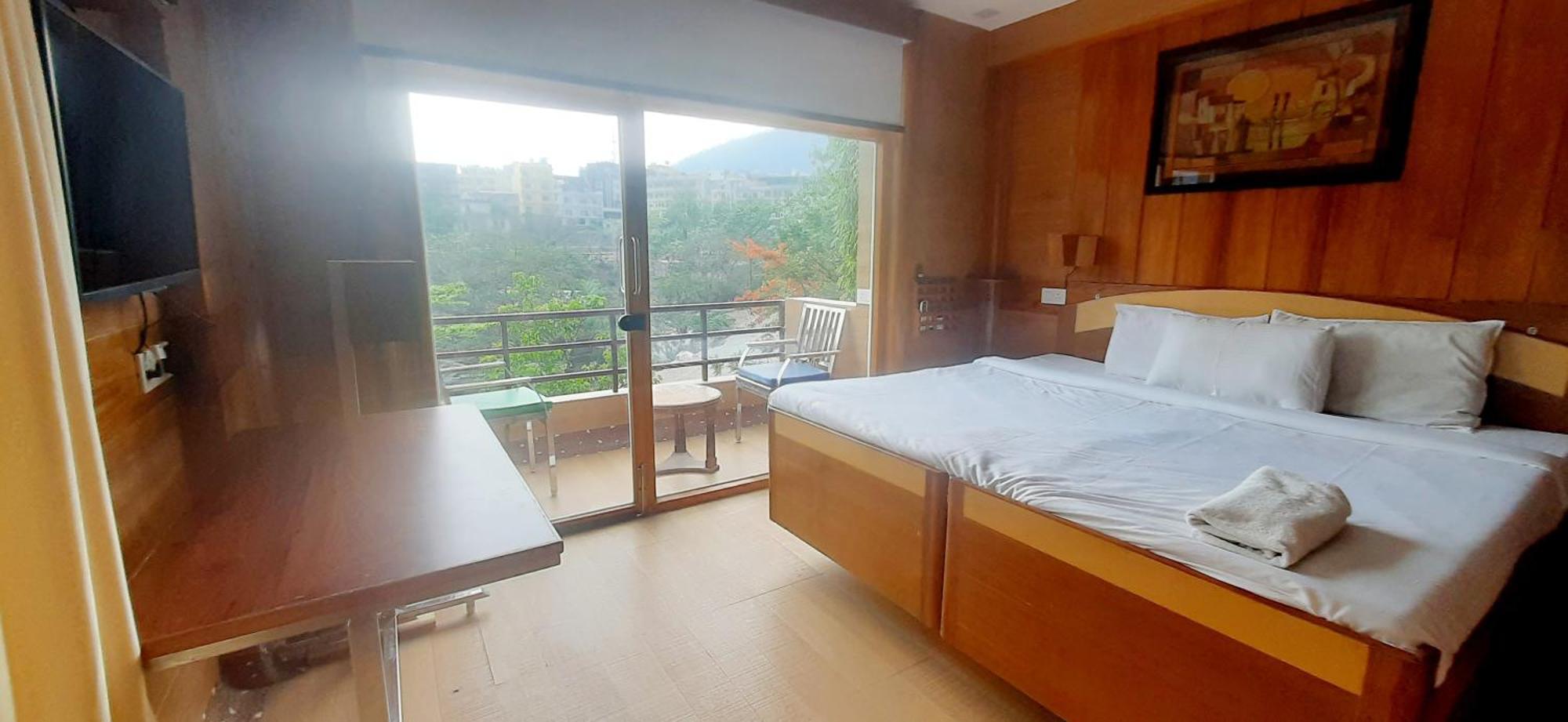 Aloha Serenity Apartments Rishikesh Bagian luar foto