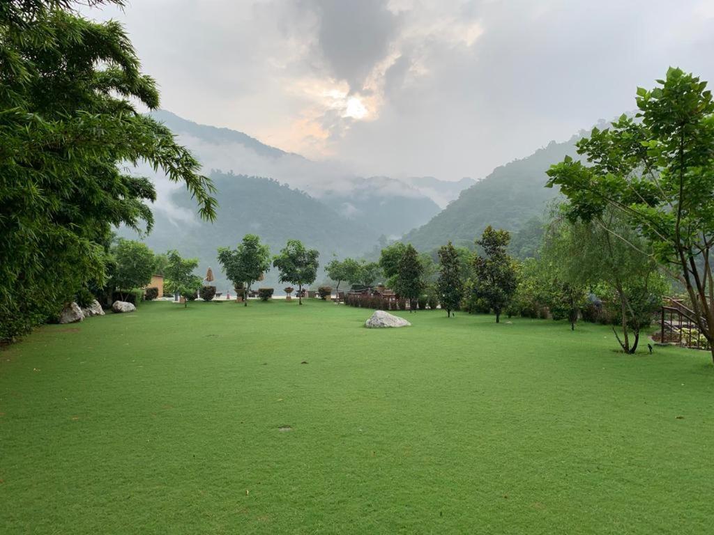 Aloha Serenity Apartments Rishikesh Bagian luar foto